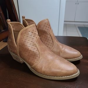 Women's brown booties - size 9.5